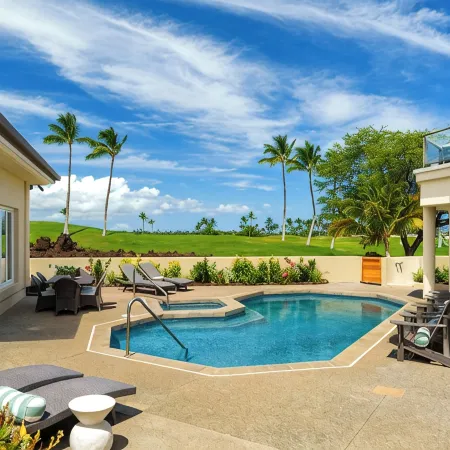 Grand Hawaiian Retreat–Volcano & Golf Course Views, Beach Club, Pool, Golf Carts