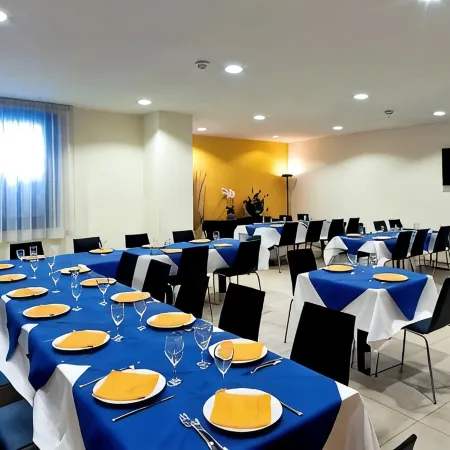 City Hotel & Suites