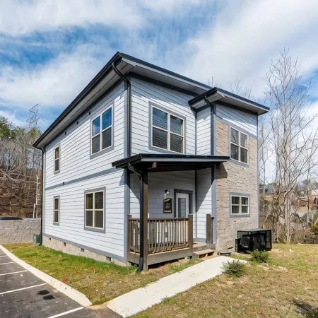 Charming New 5BR/4BA Cabin Near Dollywood. No Stee