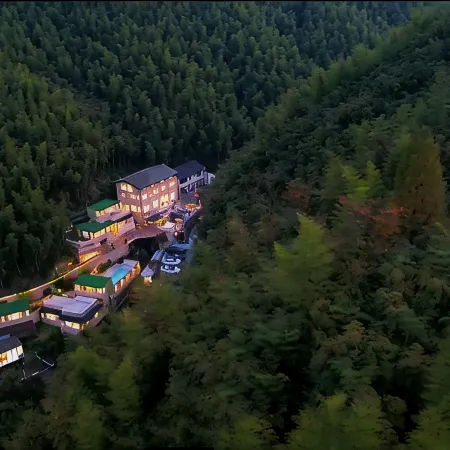 Mountains beyond mountains Liu su shan she hot spring holiday meisu