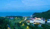 Grand Bayview Hotel Ningbo - Mountain view