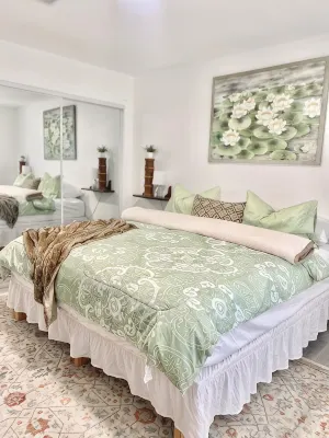 Mojave Desert 3/bed2/bath 2 King size beds full house with WiFi & street parking - Wifi