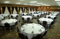 Crossroads Hotel & Event Center - Breakfast
