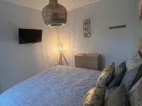 "Le meublé apartment with unlimited jacuzzi near Mont-Saint-Michel Ξενοδοχεία στην πόλη Avranches