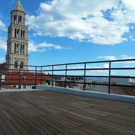 Banica Apartments & Rooms