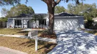 Entire House -Private Pool 3 Bedrooms 2 Baths - Wifi
