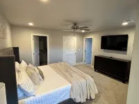 Red Rock Retreat, 3-bedroom New townhome in Washington Utah w/ AC & fast WiFi - 4-Star