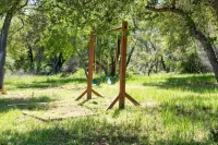 Yosemite Sunrise Retreats: 2 Homes on 5 Acres! Pool, 2 Spas, 50 min to Yosemite! - 4-نجوم