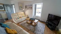 3 bedroom home by the beach - Wifi