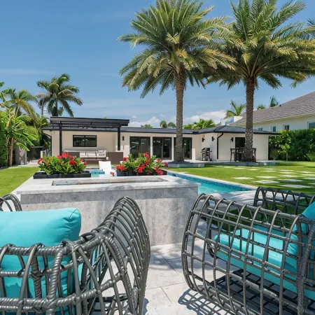 Beautiful views of Naples Bay and walking distance to 5th ave!