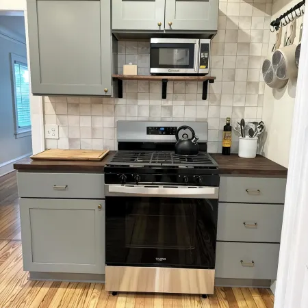 Charming 2-bedroom house in Lakewood with WiFi access