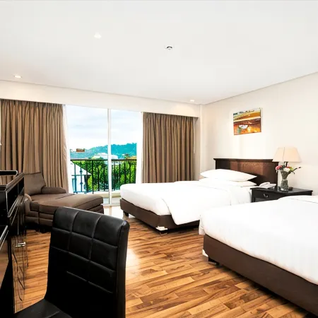 Court Meridian Hotel & Suites