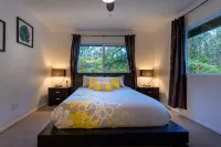 Lovely Private Home 5 minutes to Hawaii Volcanoes National Park