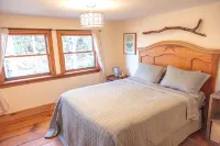 Private Mountain Retreat near Hot Springs & Appalachian Trail
