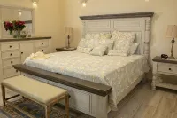 Il Punto Blu - Beautiful renovated condo, AC, WIFI, walkable restaurants/beach. - 4 ดาว