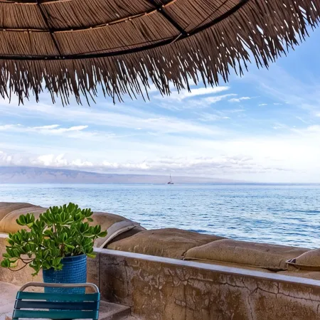 Ocean and Mountain View’s Westside Kahana 2 Bd/2Ba ! Hotel Zoned Safe to Book!