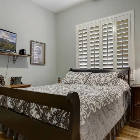 2400 sq. ft., 4 bedroom, 2 bath, sleeps 8, hot tub