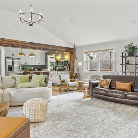Large Luxury Oasis - Minutes from Airport, Downtown, Opry, Lake - 8 beds, 3 Bath