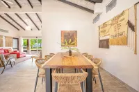 Newly Remodeled Beachfront Home! - 4 tähden