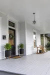 The Waverly House. A Vintage-Mod Bungalow in Columbus. - 4 ดาว