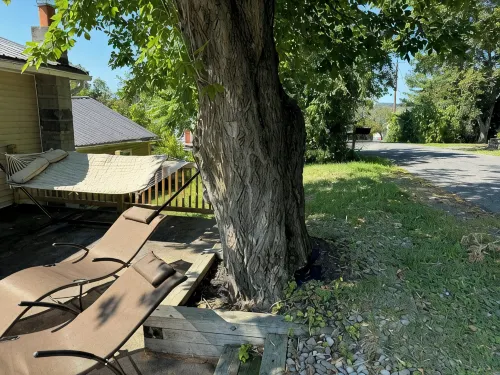 Canandaigua Lake Cottage— to Private Lake Access