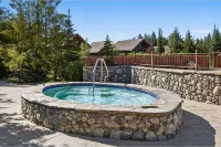 🌄Luxe House - NEW game room, hot tub, firepit, private retreat 🌄 - 4-Star