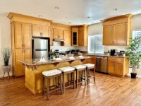 Disneyland Getaway Tri-level Gated Townhome