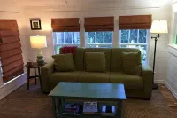 Oystertown Cottage - 3-Star