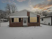 5 minutes from DTW! Hotels in Taylor