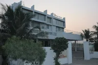 Hotel Vaishnavi Heights - Motels