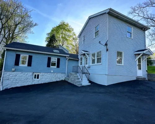 3-bedroom house in marvelous Goshen. Luxury cabin vibes for your getaway. Hotels in Goshen