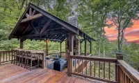 Close to Downtown • Luxury Cabin • Hot Tub • GeoDome and More!