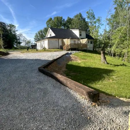 New Cabin ~Hot Tub in Theater~1 Quiet Acre ~Hiking ~Fire Pit ~King Suites