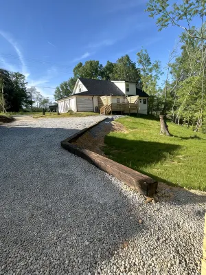 New Cabin ~Hot Tub in Theater~1 Quiet Acre ~Hiking ~Fire Pit ~King Suites
