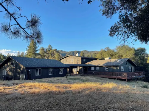 The Restoration Hideaway near Yosemite National Park - Apartments