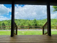Luxury cabin on private drive. Fall foliage at its finest, waterfront access.