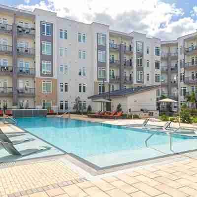 Riviere 2BR Apartment Pet Friendly Oasis Sleeps 6 Close to Epic Universe Pool & Gym Fitness & Recreational Facilities