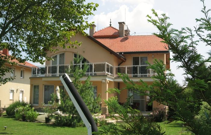 Sunshine Beach House DIRECTLY ON THE LAKE, ROWBOAT, Garden/barbecue island, WiFi