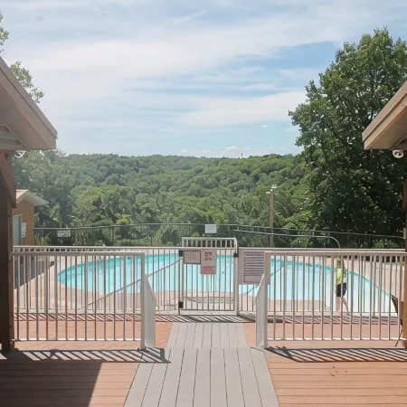 Log Cabin  Pool, Wooded, Secluded,Jacuzzi, WiFi, Nature Trails,1 Mile from Sdc