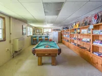 Rustic Hills Retreat...a scenic home on beautiful lake front property. Ξενοδοχεία στην πόλη Branch County