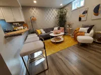 Close to 3rd St & Train to Chicago/ Pets w Fee /Wifi/W&D/Park Free/PrivateEntry - Apartments