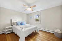 2 BEDROOMS, 3BEDS 1.5 BATH! OCEAN ROAD ! Sleeps 6 1 mile to beach, dining &shops - 2-Star