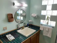 Wild West Rockies! PET FRIENDLY!2 Fenced-in yards!JACUZZI HOT TUB!