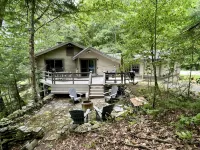 Lakefront cabin with dock, hot tub, fire pit!! - بوتيك