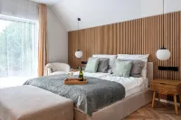 4-bedroom house in marvelous Balatonakarattya with pool, jacuzzi and sauna. - 4 星級