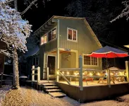 NorthFork Lodge Cabin #3 “The Maple”