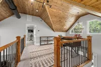 Helen TreeTop Lodge:  Rustic Luxury/Breathtaking Views/Ultimate Amenities
