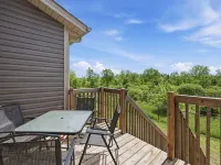 Modern Niagara Retreat 3Br Home Near Falls & Brock Hotels in Thorold