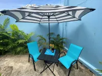 Casita Reina #2 Renovated, close to beach, private patio, 2 mi to airport - 2 星級