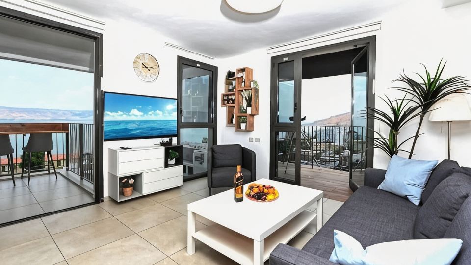 My View 2 bedroom apartment by the lake